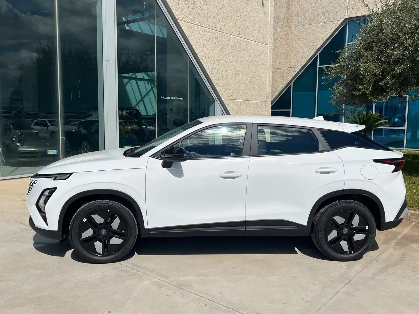 Omoda 5 1.6 tgdi Pure possibilità noleggio no scoring Weiß - 2