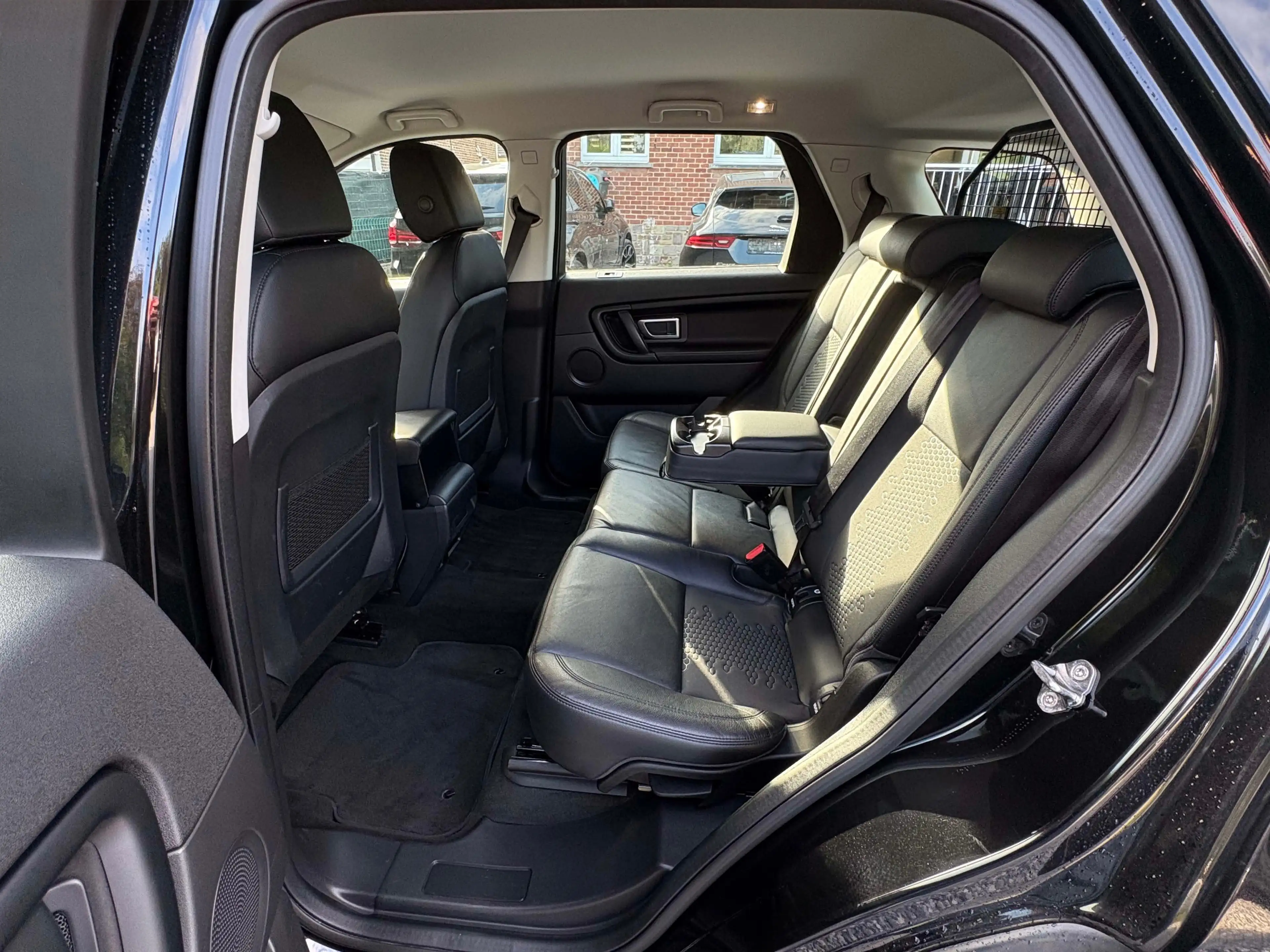Land Rover Discovery Sport 2.0Td4-1ère Main-Pdc-Cuir-Cruise Control-Nouveaux Pneus... — photo 8