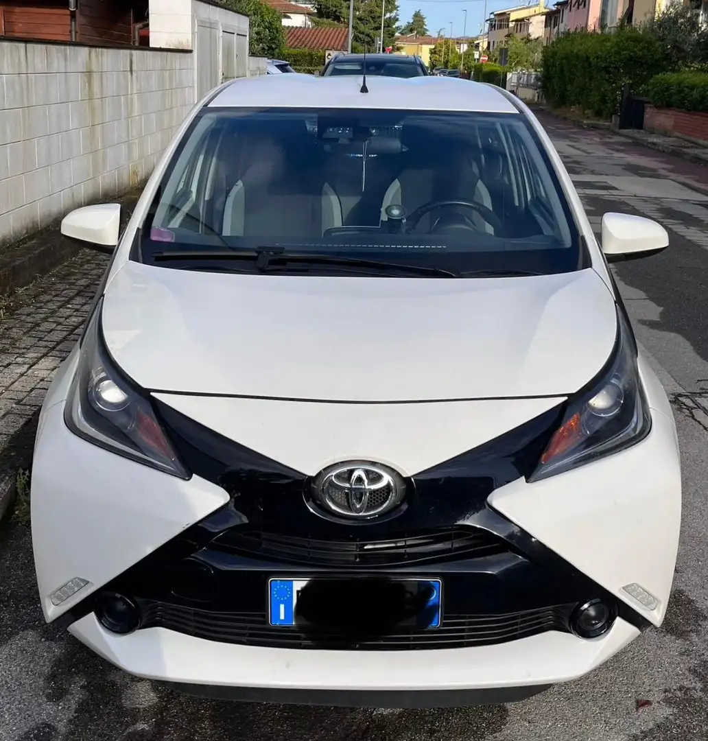 Toyota Aygo Aygo II 2017  5p 1.0 x-wave Bianco - 2