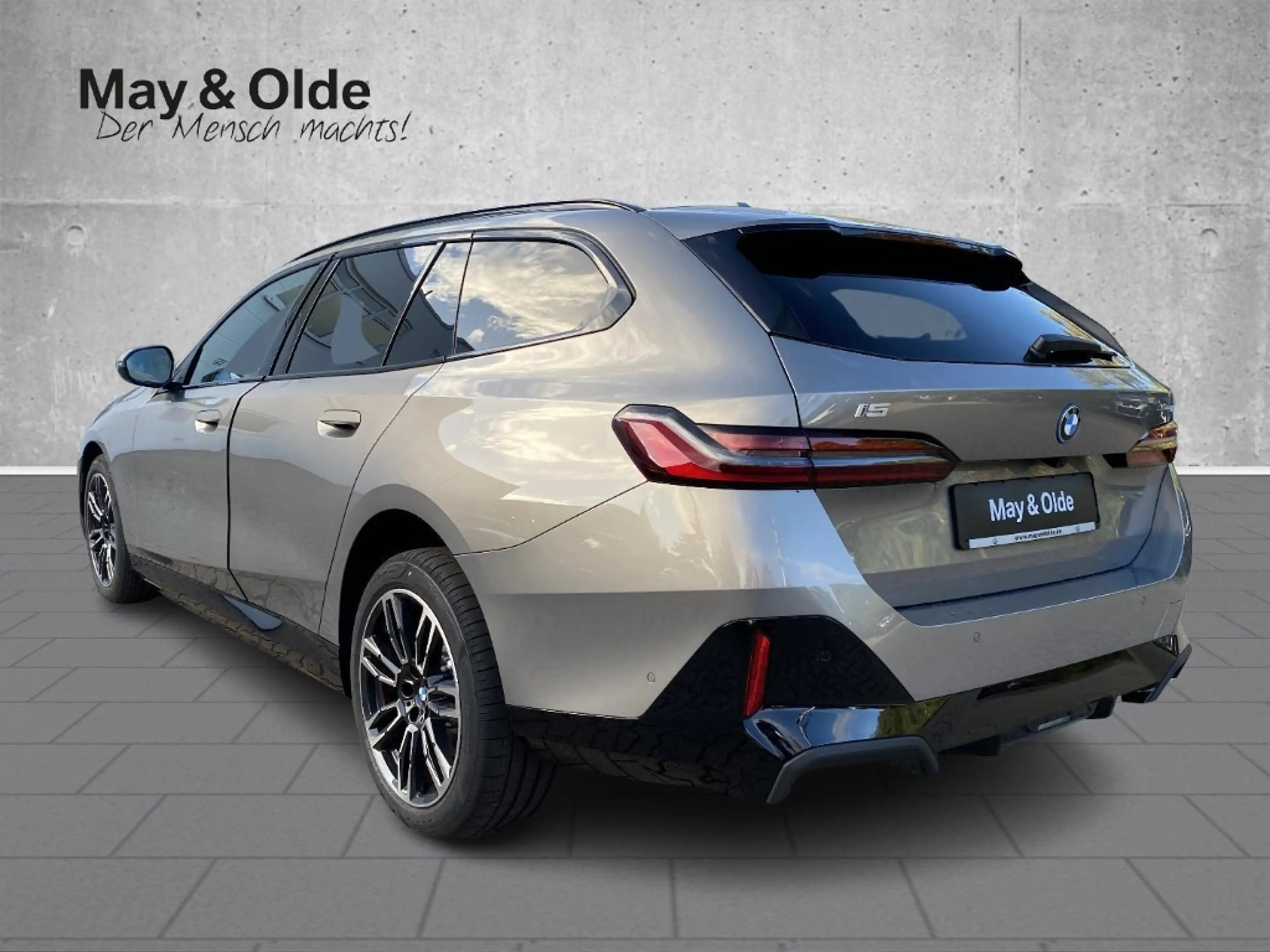 BMW i5 xDrive 40 Touring Sportpaket HUD AD AHK-klappbar P — photo 5