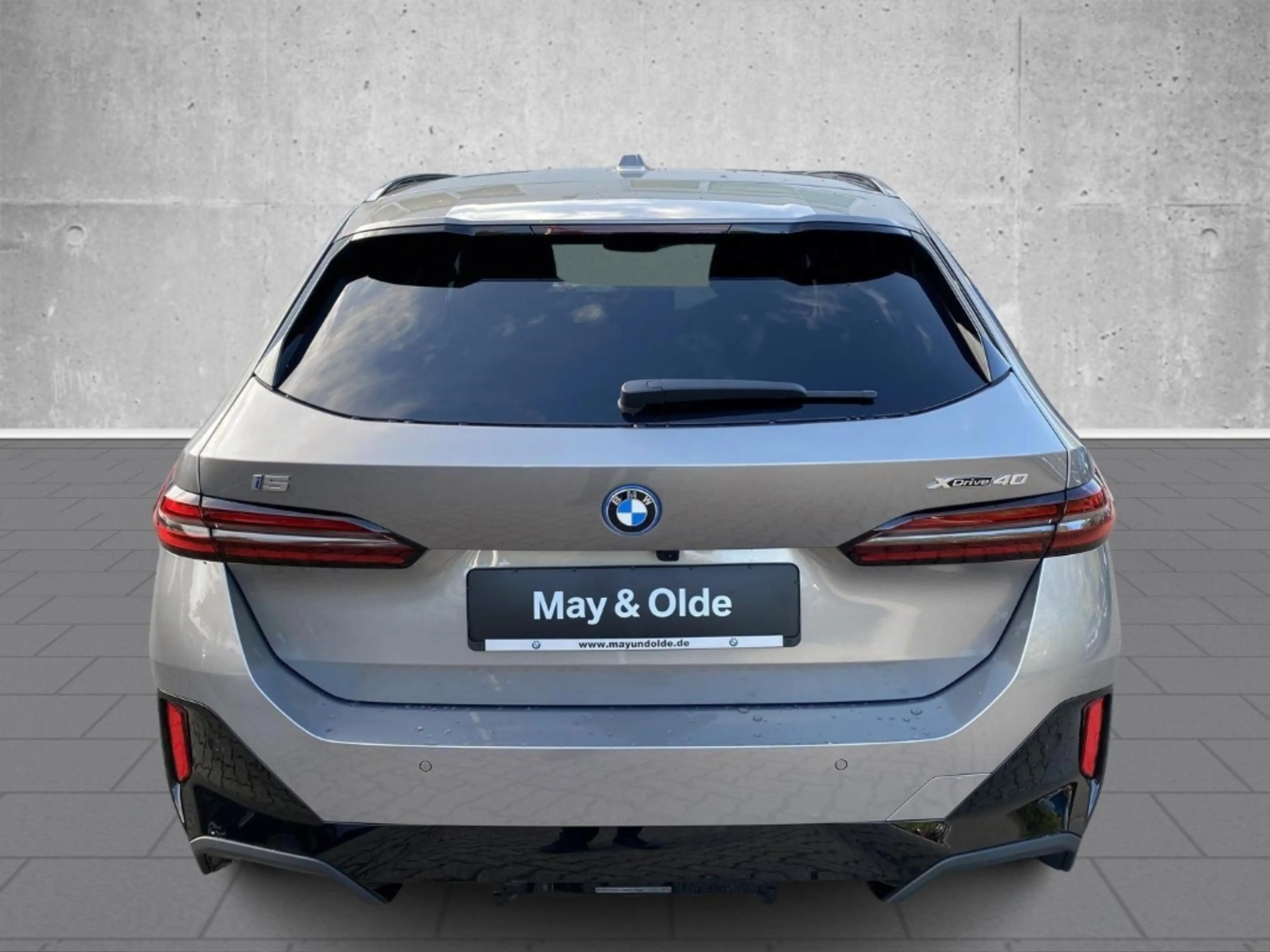 BMW i5 xDrive 40 Touring Sportpaket HUD AD AHK-klappbar P — photo 14