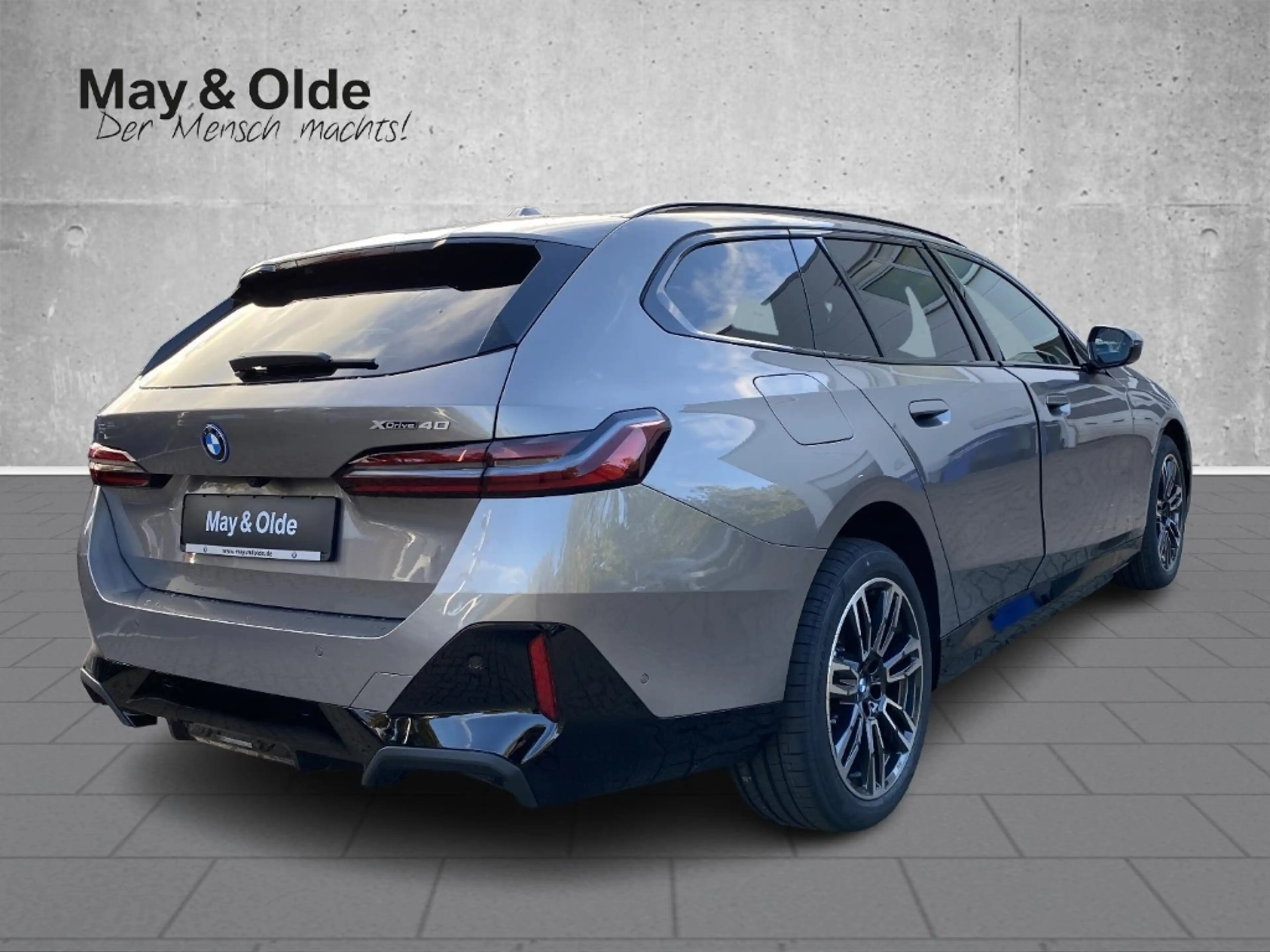 BMW i5 xDrive 40 Touring Sportpaket HUD AD AHK-klappbar P — photo 3