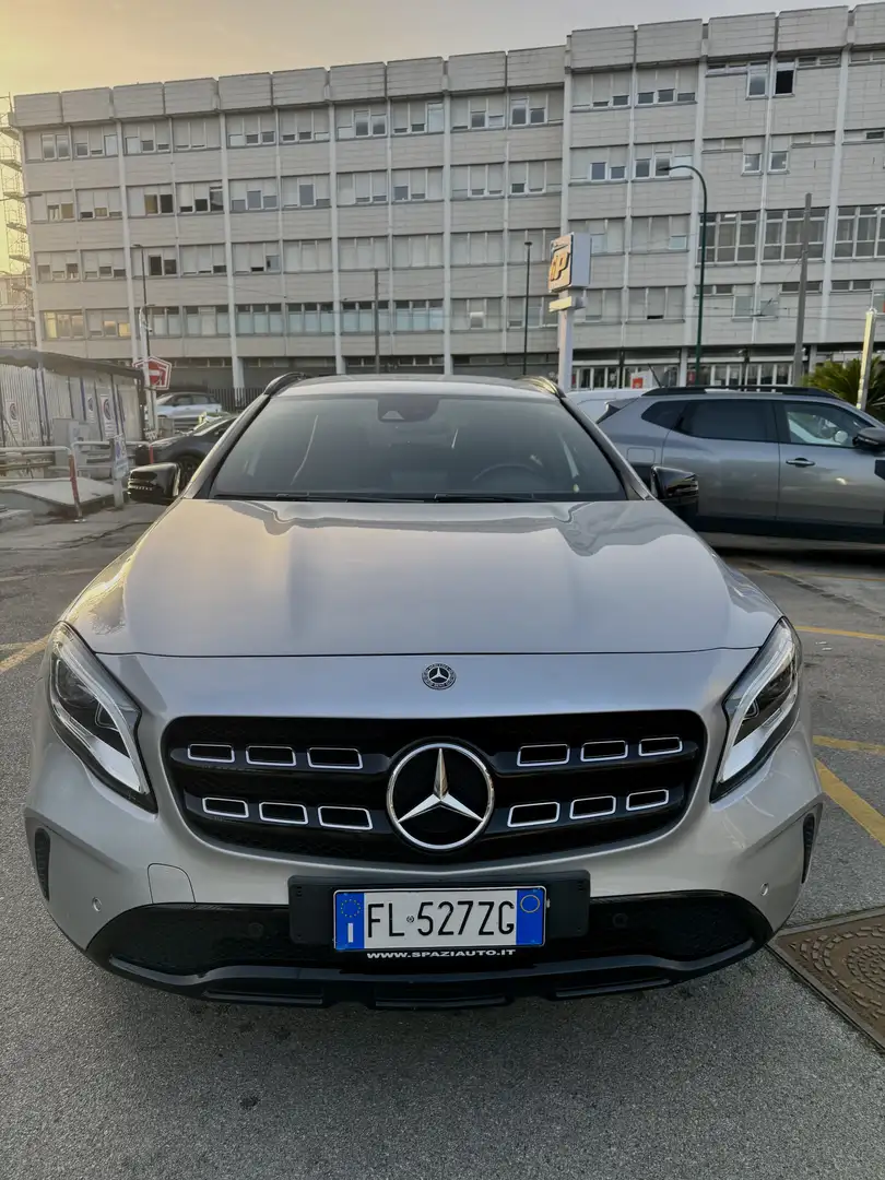 Mercedes-Benz GLA 200 d Night Edition 4matic auto - 1