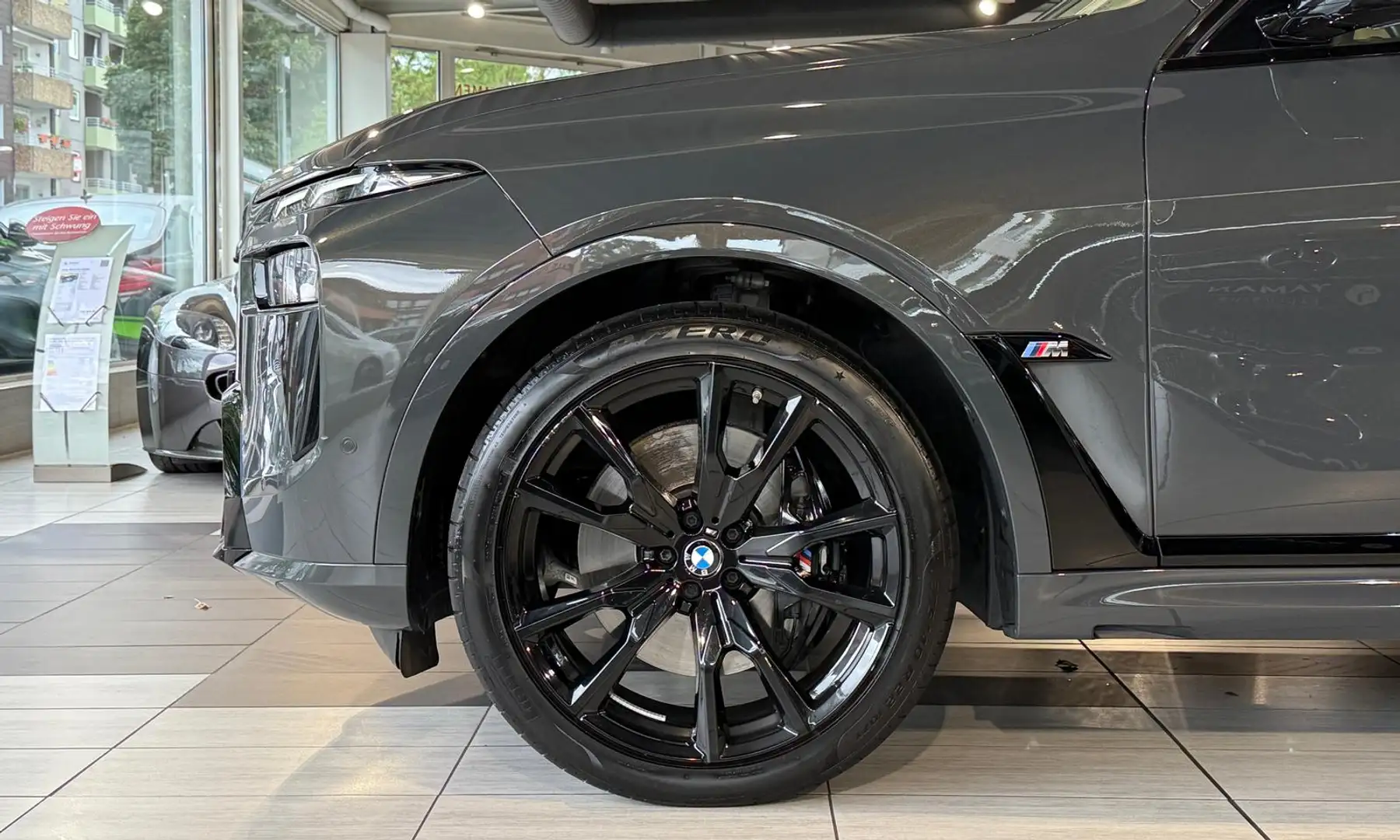 BMW X7 M i *Pano-Sky*StHzg*Massage*SitzKlima Grijs - 2