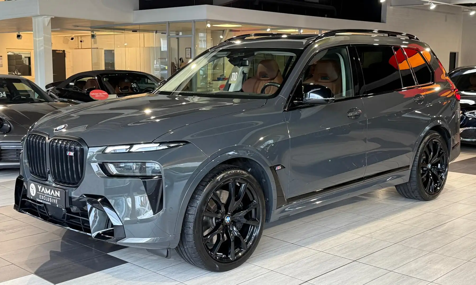 BMW X7 M i *Pano-Sky*StHzg*Massage*SitzKlima Grijs - 1