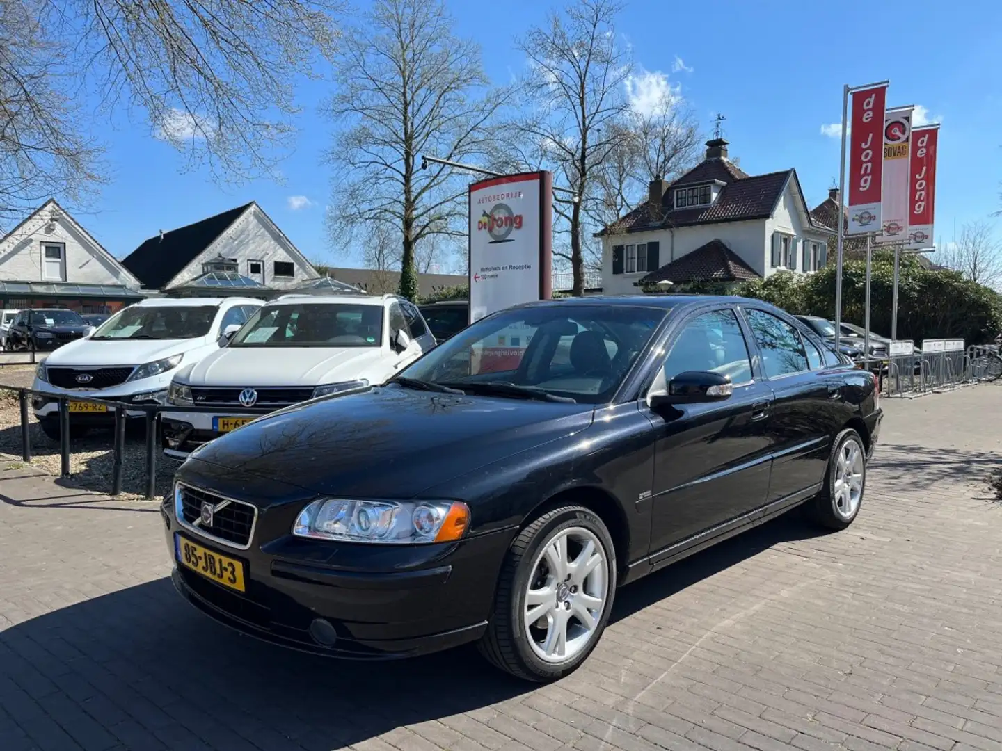 Volvo S60 2.4 DRIVERS EDITION / LEDER / NAVI / CRUISE CTR. / Negru - 1