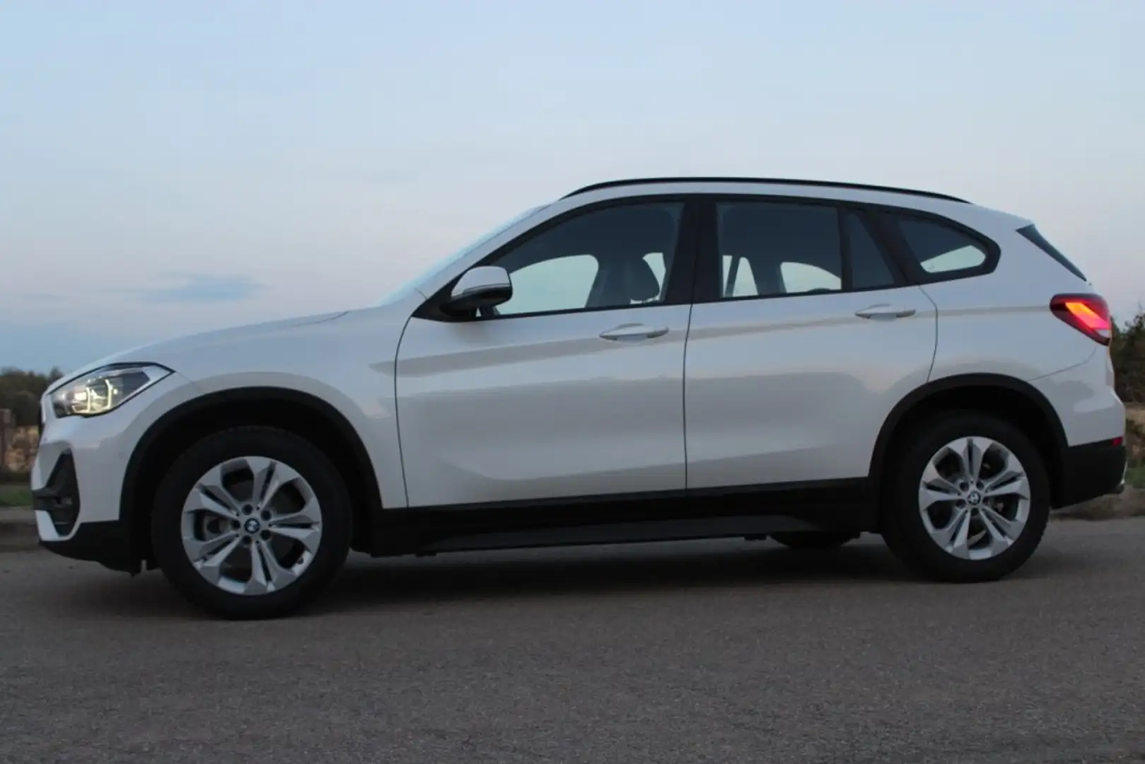 BMW X1 sDrive 18d Aut. *TETTO APRIBILE *PELLE Blanc - 2