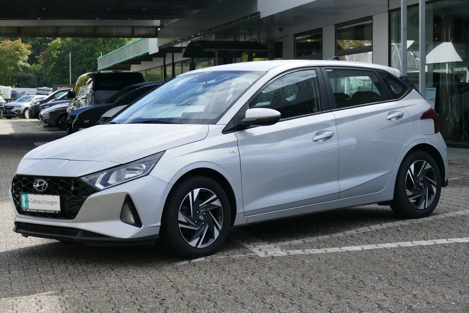 Hyundai i20 1.0 T-GDI 48V-Hybrid DCT Trend Zilver - 1