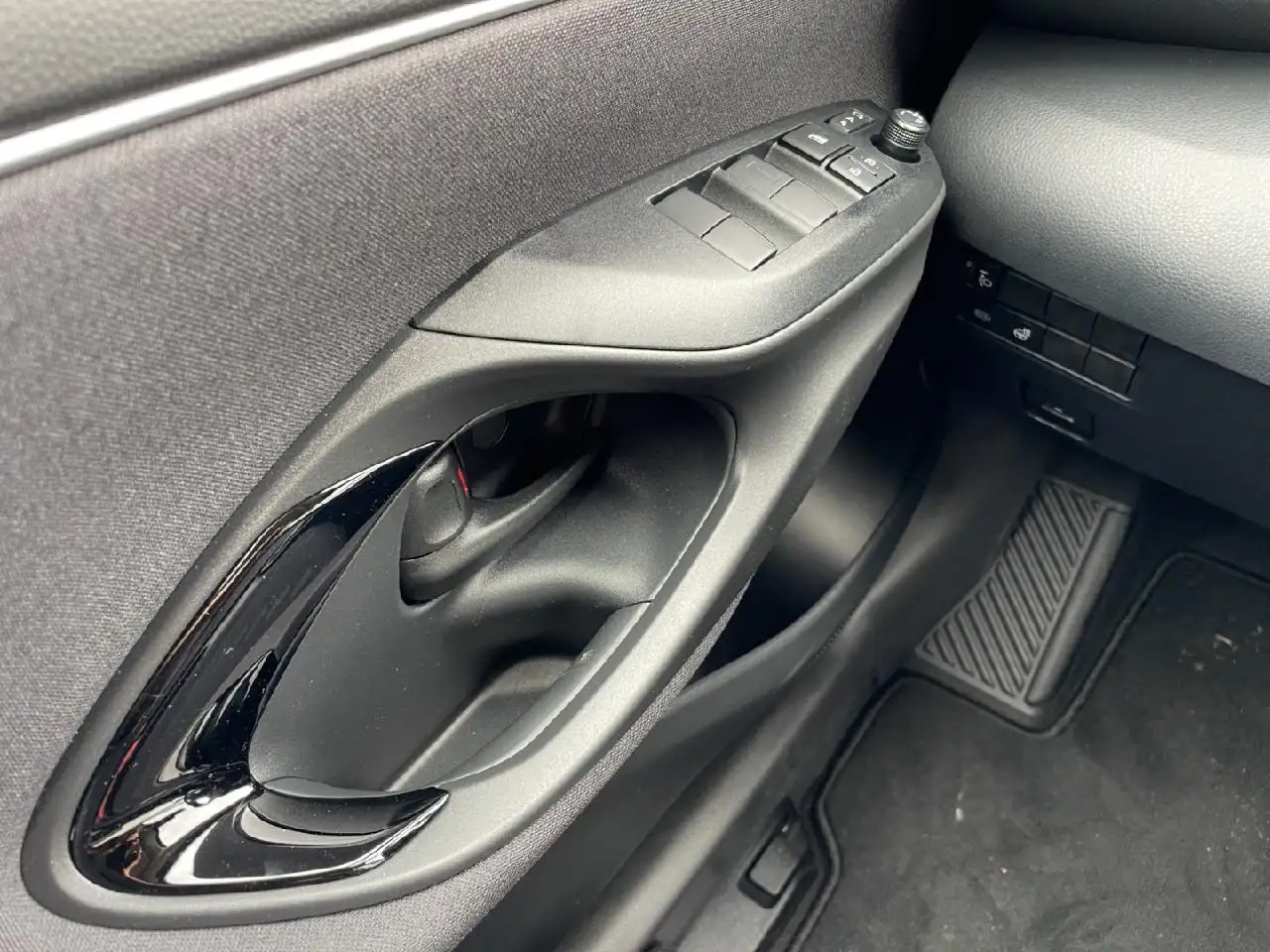 Toyota Yaris 2026 — фото 15