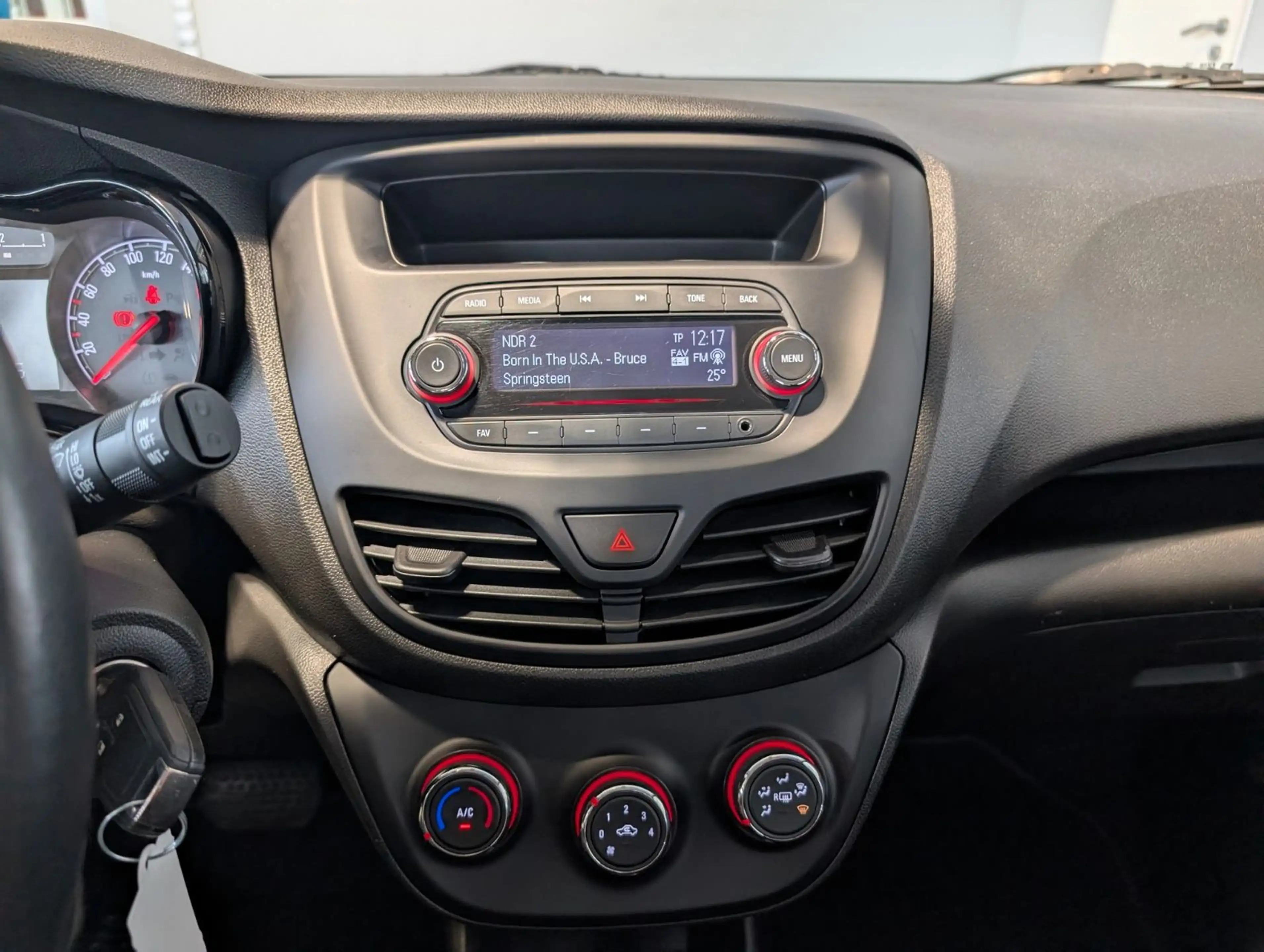 Opel Karl Edition Automatik*Klima*PDC*Sitzheizung* — photo 13