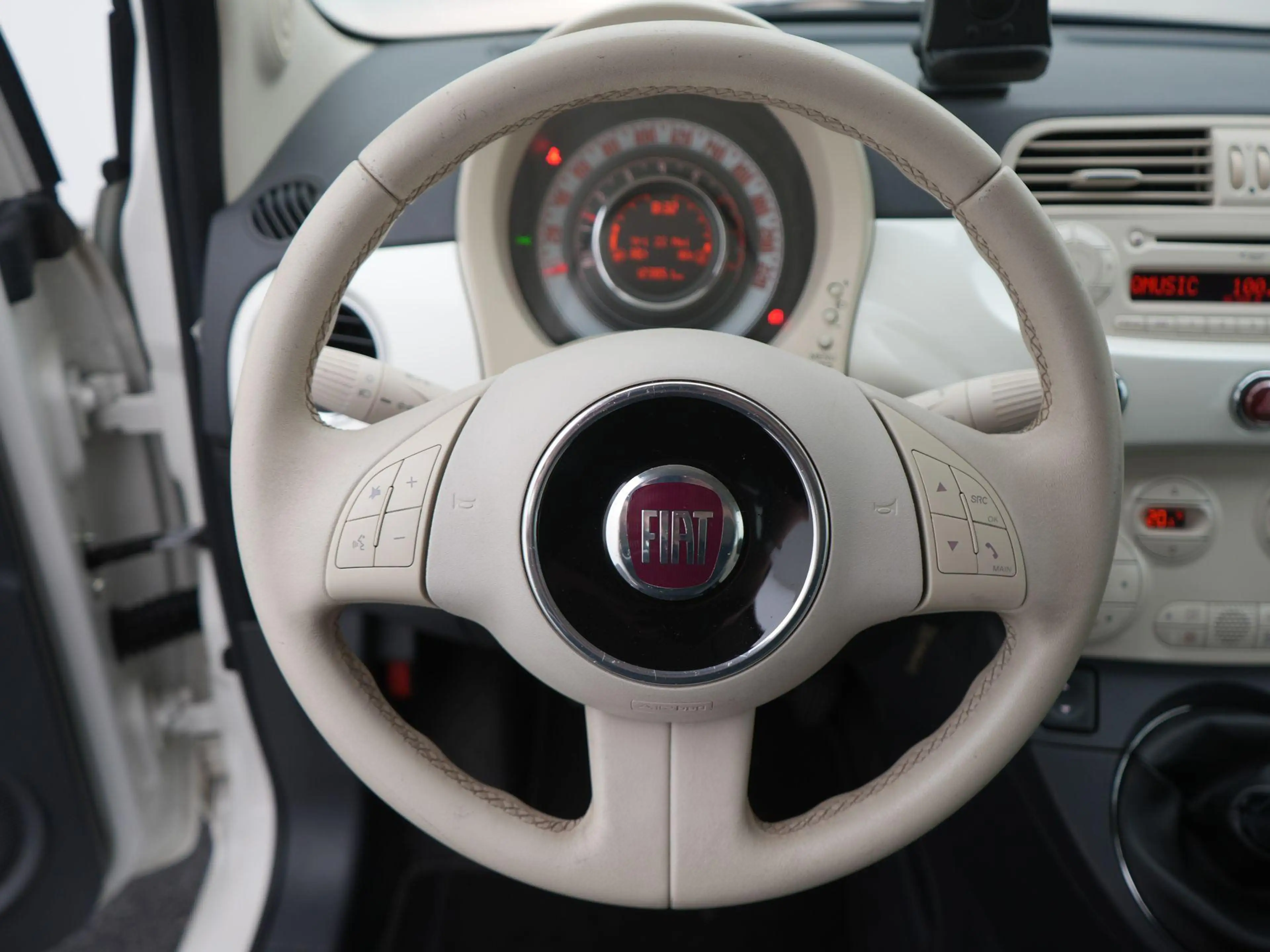 Fiat 500C 0.9 TwinAir Turbo Lounge CARBIO | CLIMA | LMV | PD — photo 8