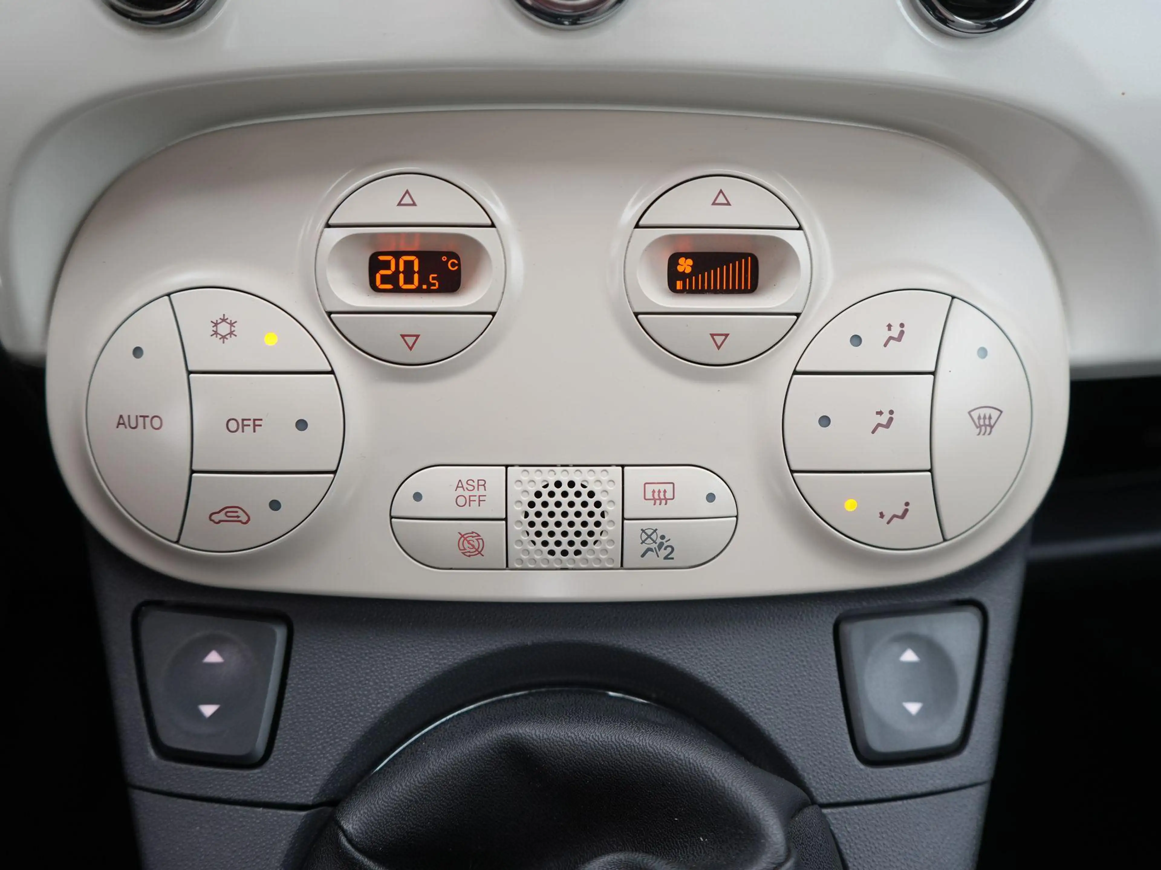 Fiat 500C 0.9 TwinAir Turbo Lounge CARBIO | CLIMA | LMV | PD — photo 14