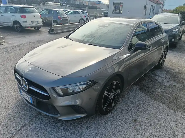 Mercedes-Benz 180 A180 D