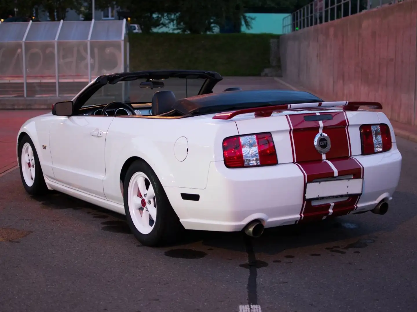 Ford Mustang 4.6 V8 GT Cabriolet Youngtimer Weiß - 2
