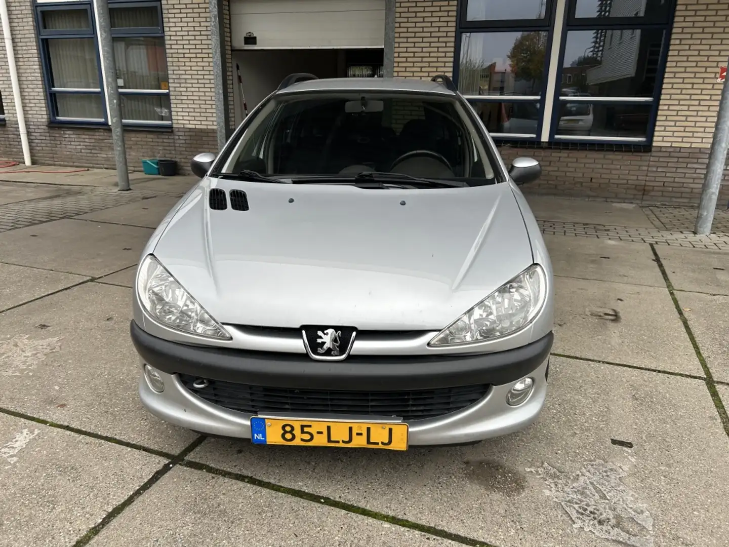 Peugeot 206 SW 1.4 XS Gris - 2