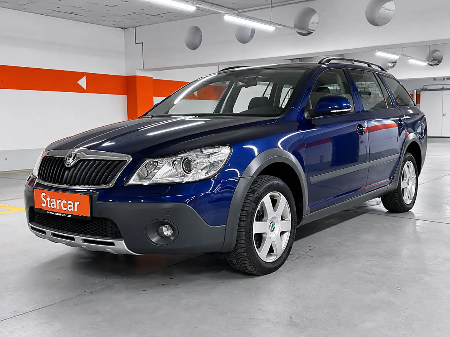Skoda Octavia Combi 2,0 Scout TDI CR DPF 4x4 DSG Blau - 2