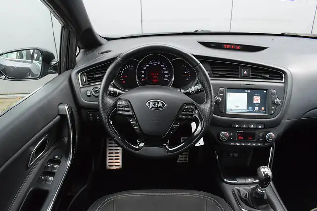 Kia Ceed view 12