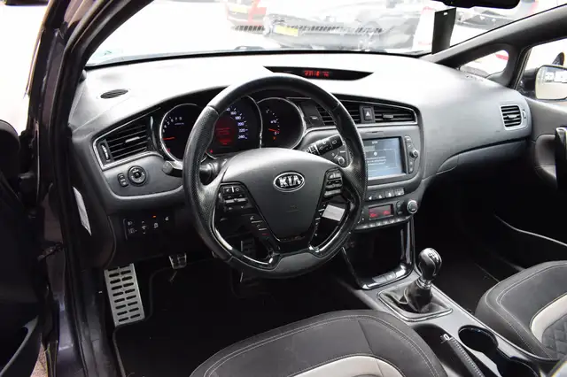 Kia Ceed view 4