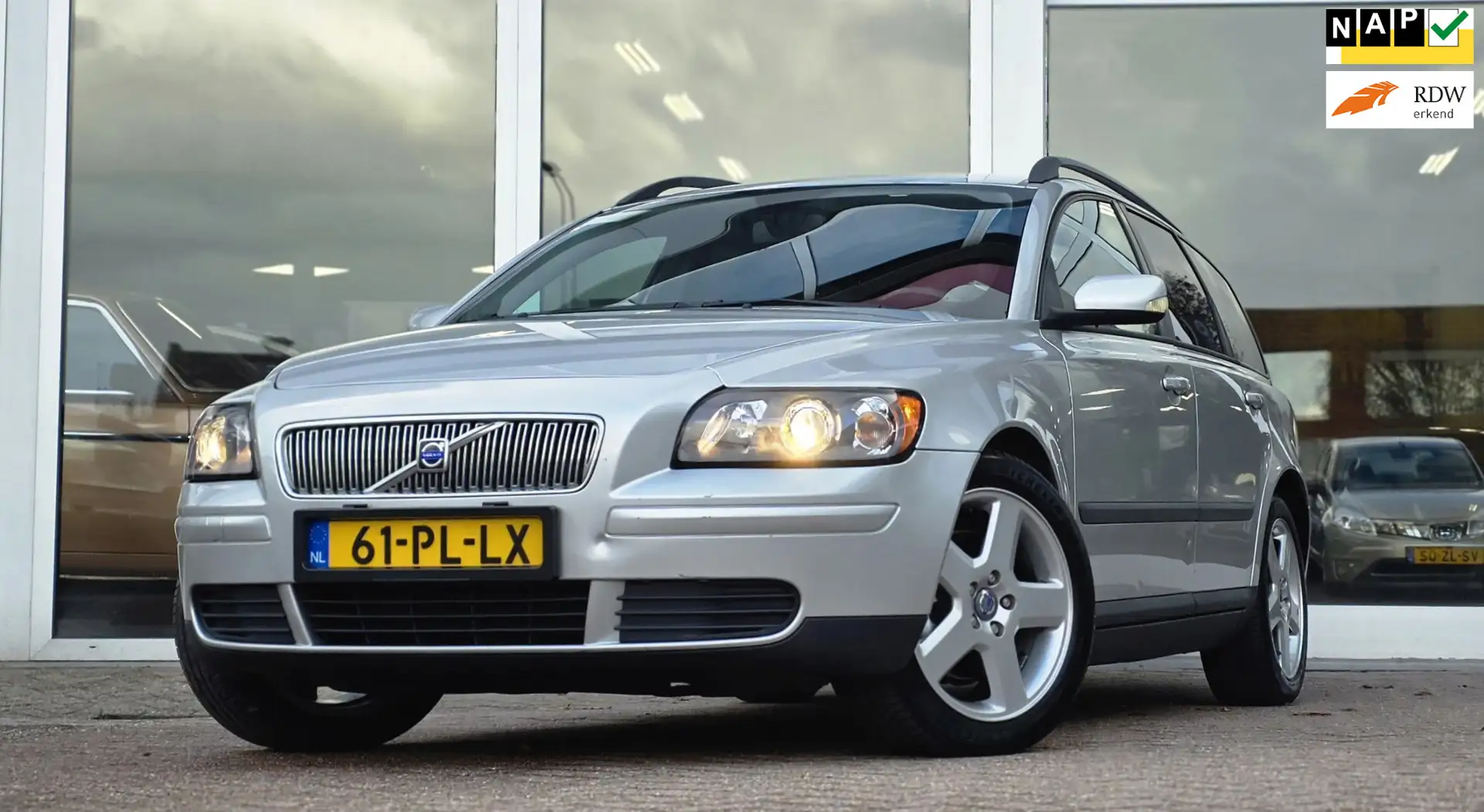 Volvo V50 2.4i Lerenbekleding Trekhaak Performance audio Moo Grijs - 1