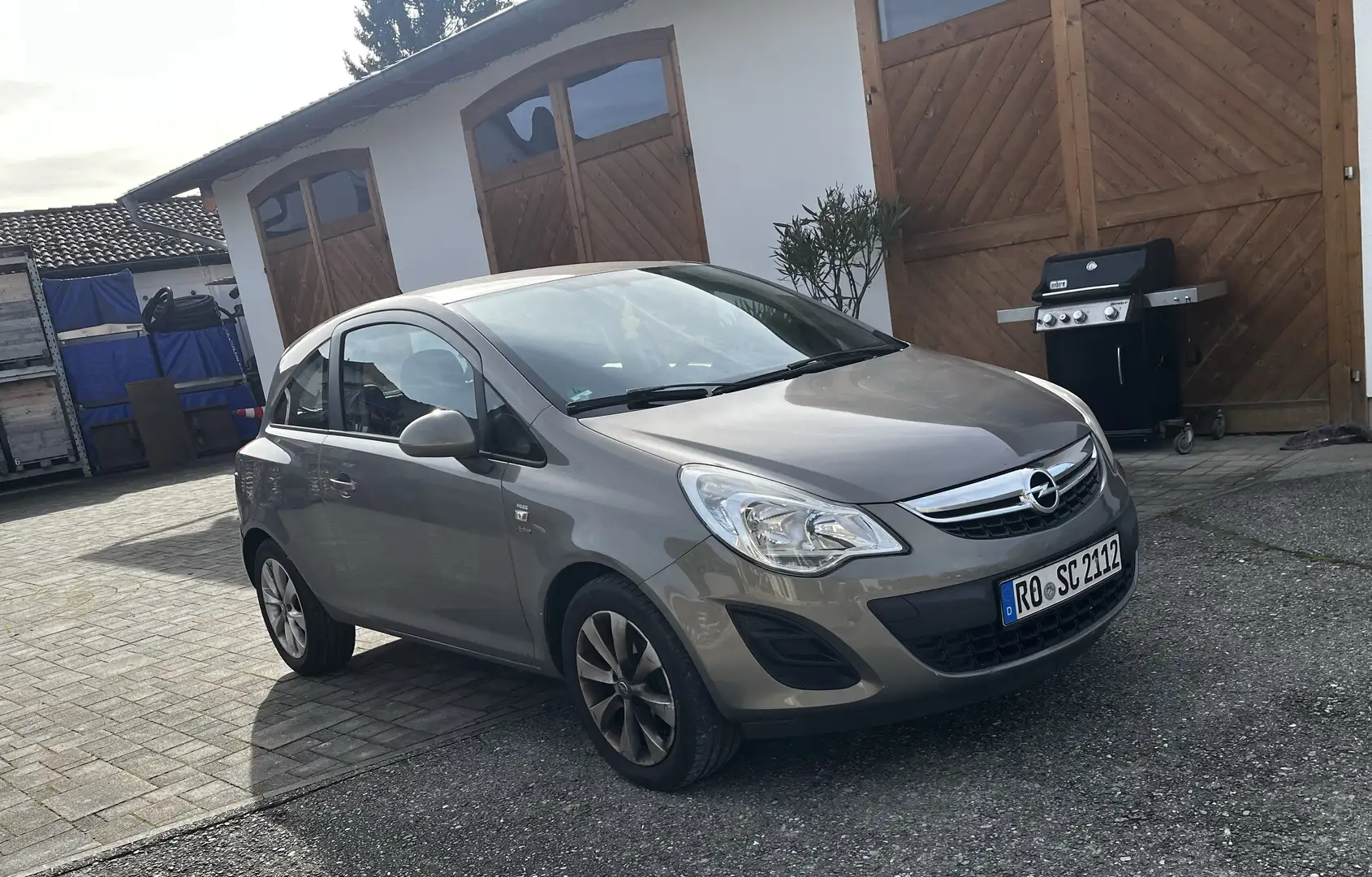 Opel Corsa Beige - 1