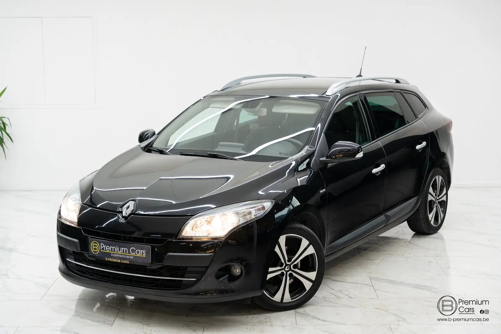 Renault Megane Grandtour 2.0 140 CVT Luxe! Bose, Pano, Navi! Noir - 2