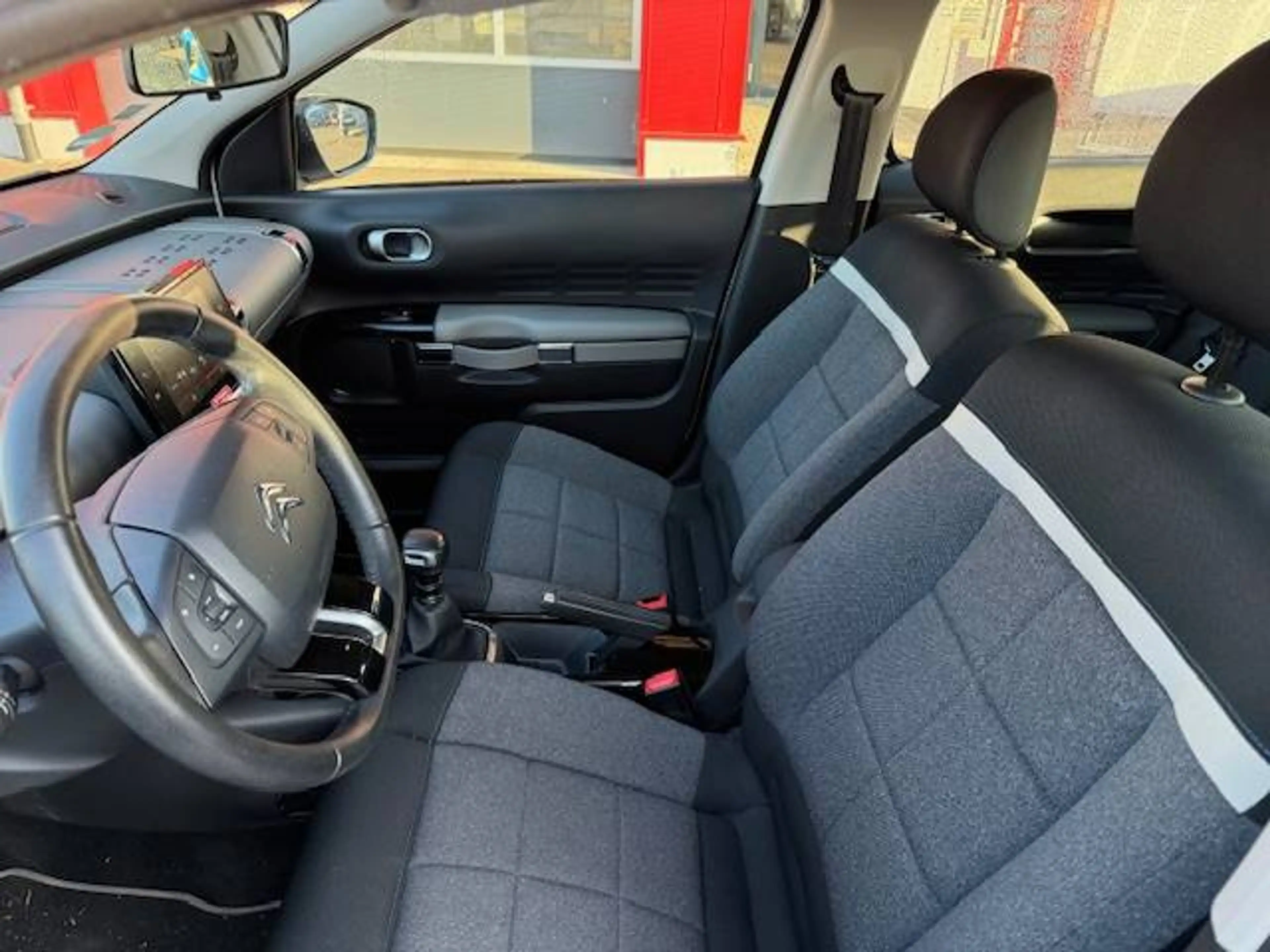 Citroen C4 Cactus Pure Tech 110 Feel — photo 10
