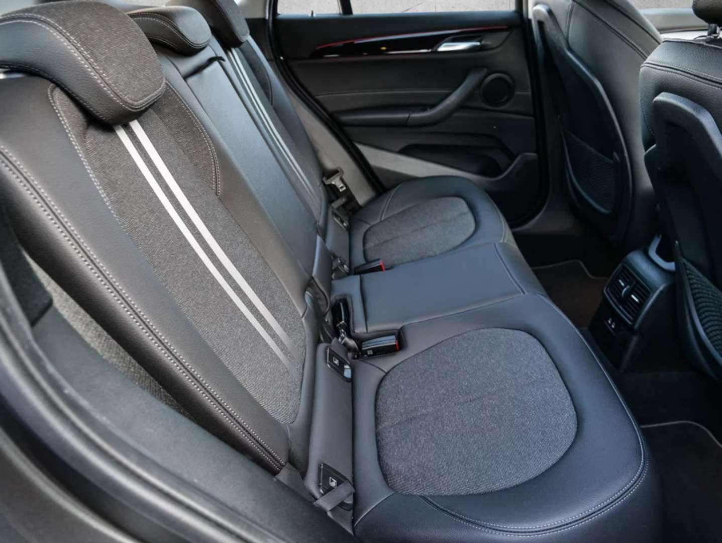 BMW X1 20d XDrive Advantage - 2021 - Joinsteer - #9