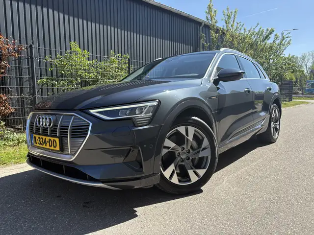 Audi e-tron 50 quattro Business edition 71 kWh / SOH 89% / AUT