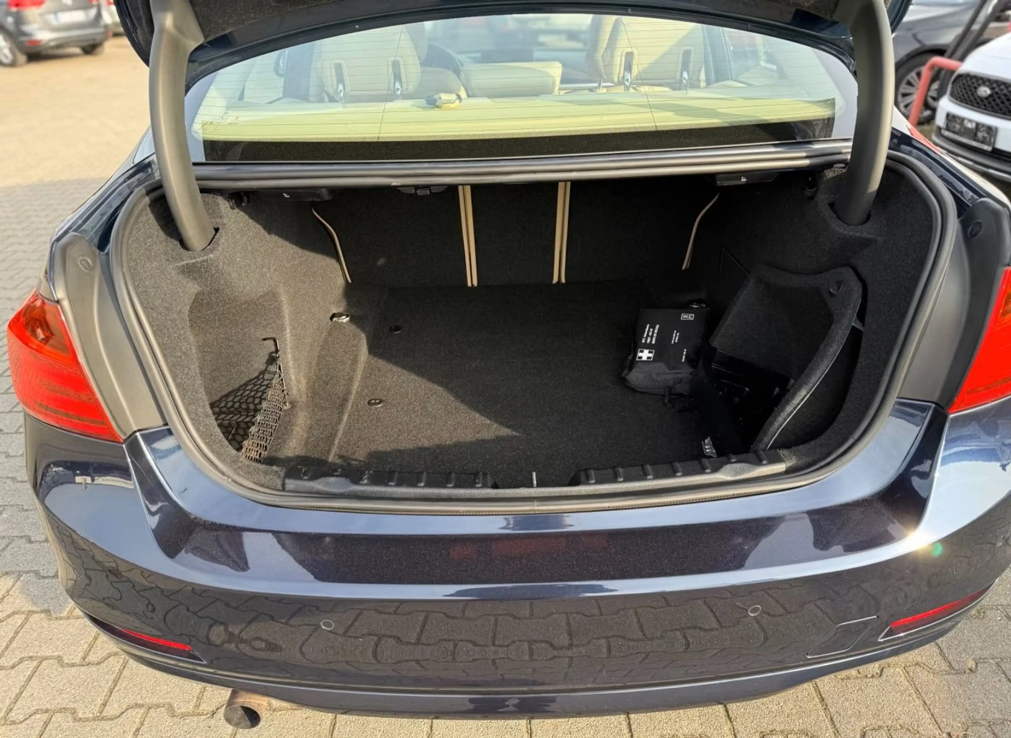 BMW 316 i Luxury Line Tüv Au Neu — photo 13