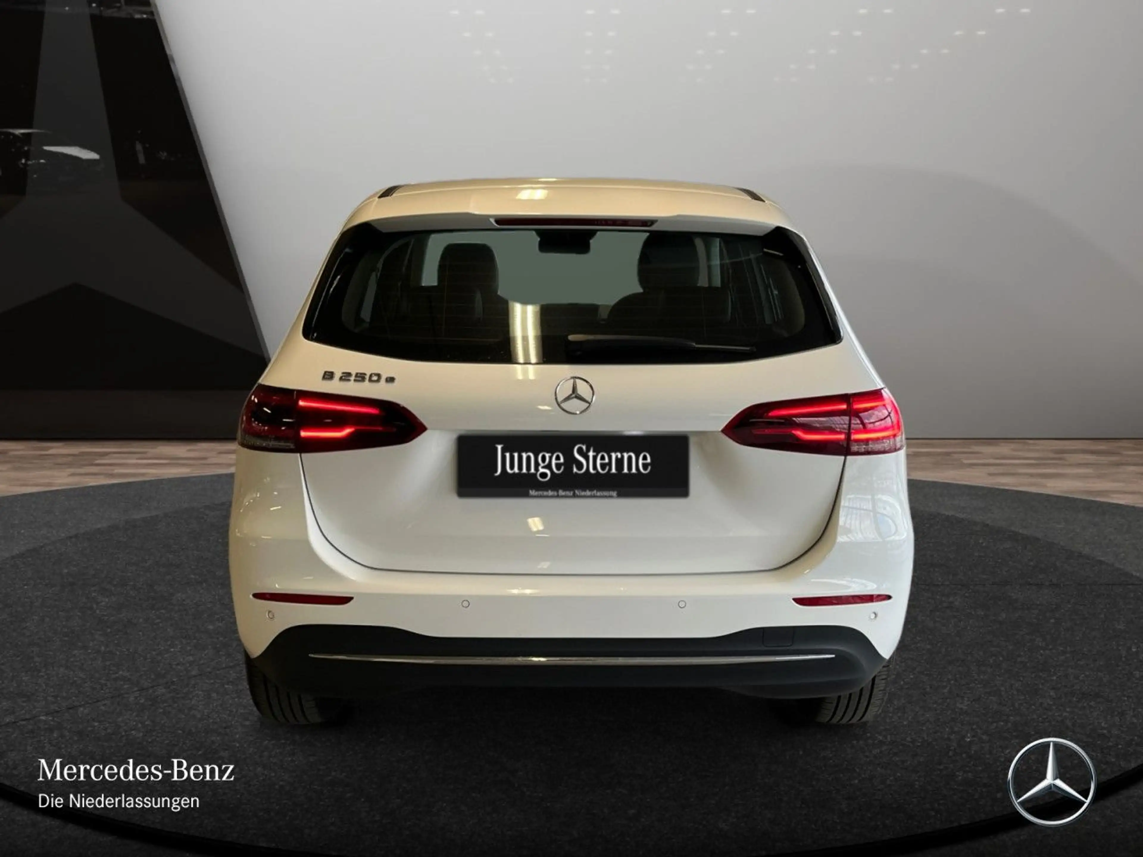 Mercedes-Benz B 250 e STYLE+AHK+LED+KAMERA+8G — photo 9