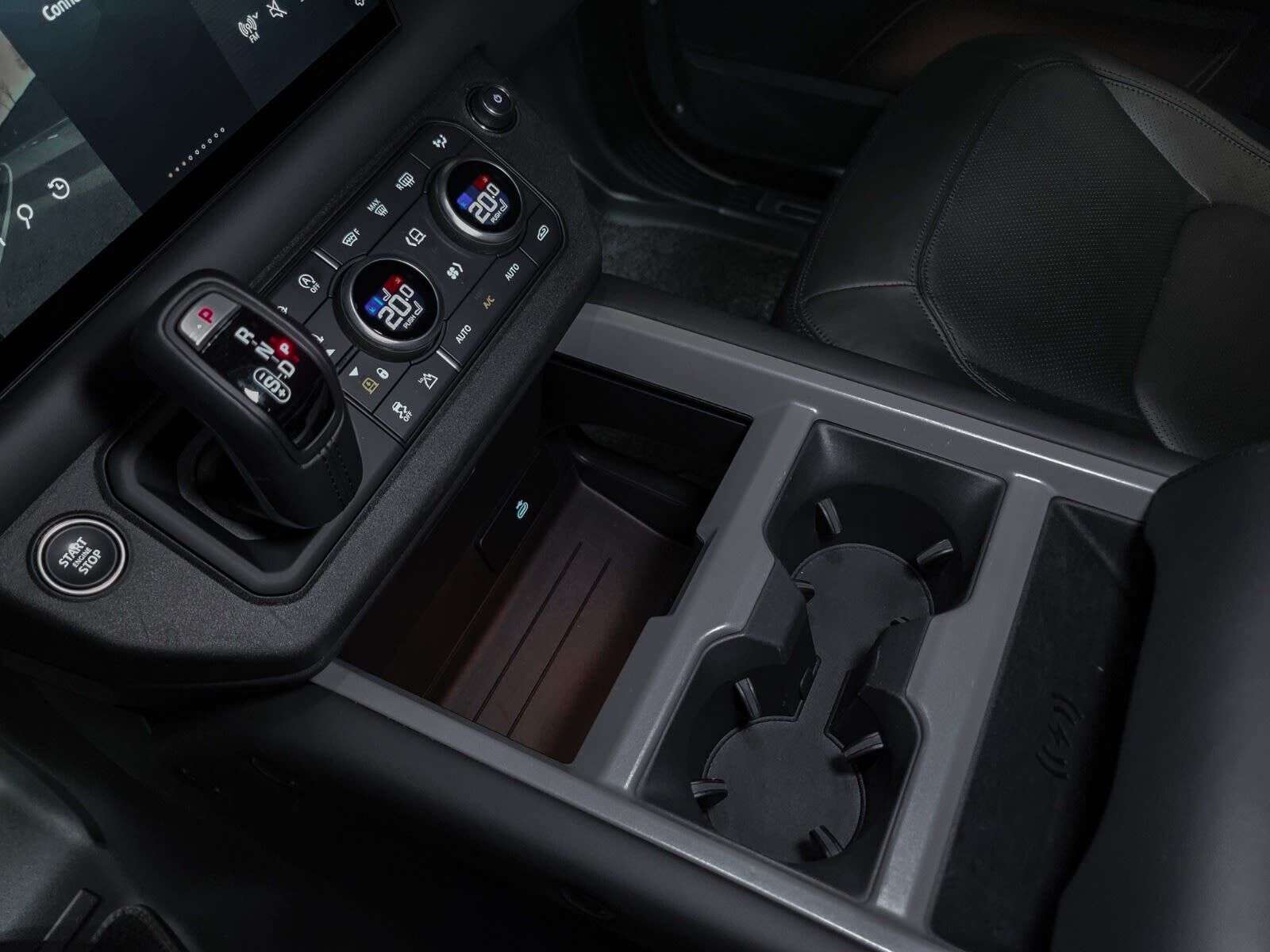 2025 Land Rover Defender V8 | 3rd Row Seating | Sunroof | Navigation | Head thumb 17