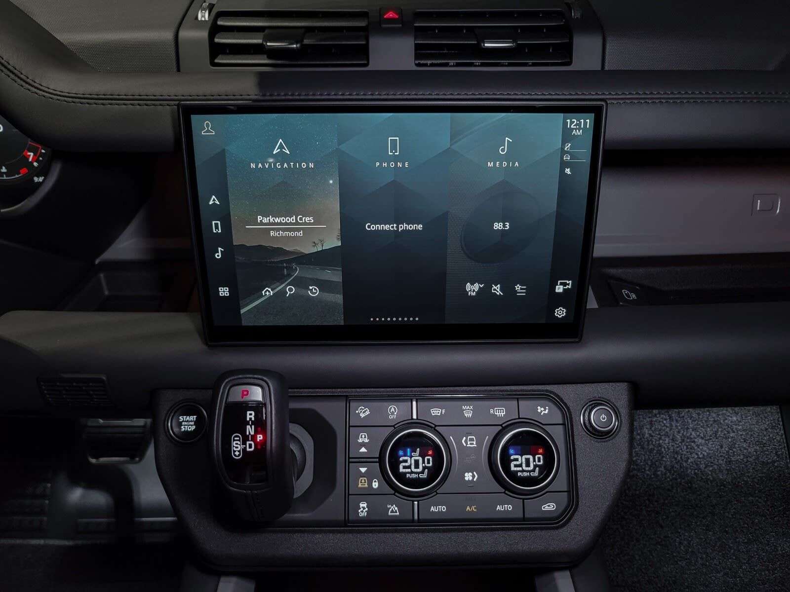 2025 Land Rover Defender V8 | 3rd Row Seating | Sunroof | Navigation | Head thumb 18