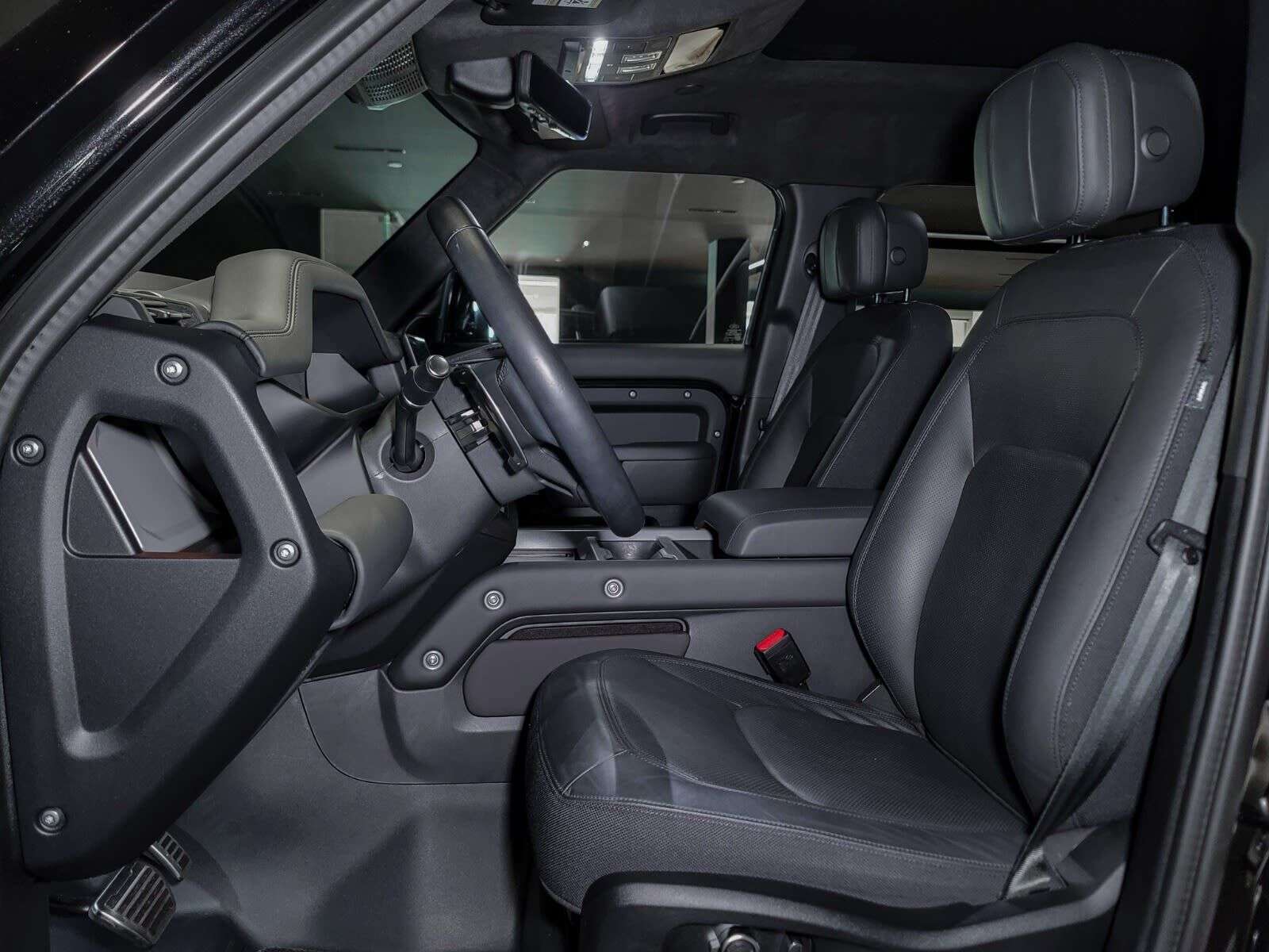 2025 Land Rover Defender V8 | 3rd Row Seating | Sunroof | Navigation | Head thumb 11