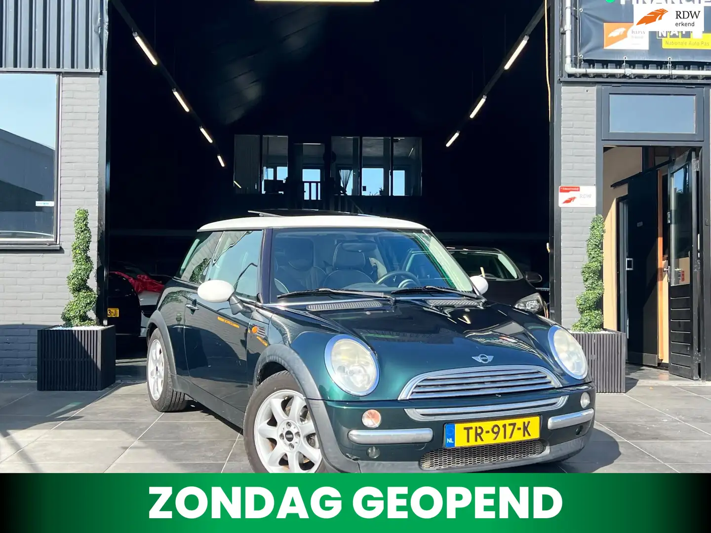 MINI Cooper Mini 1.6 Pepper|Panoramadak|Leer|Airco|APK Groen - 1