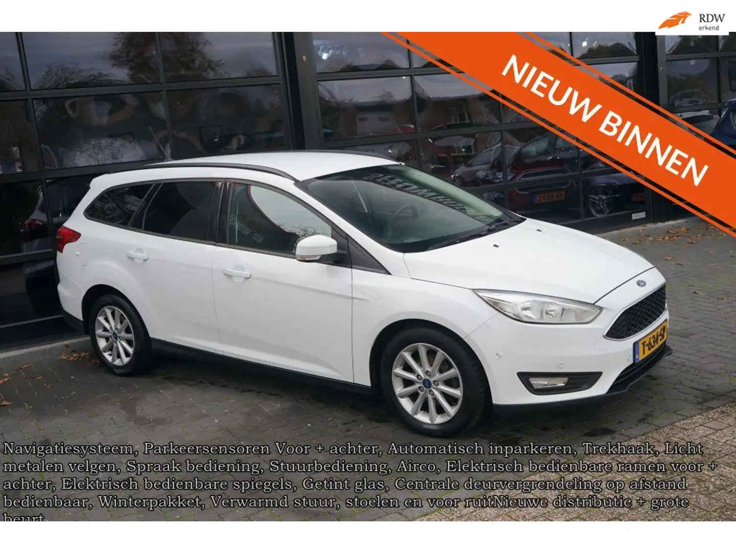 Ford Focus Wagon 1.0 Lease Edition, PDC, Navi, Airco, Winterp Weiß - 1