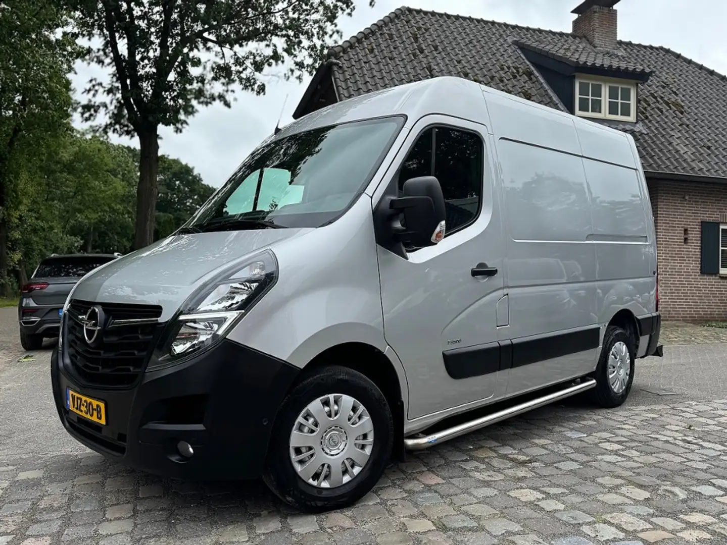 Opel Movano 2.3 Cdti180pk tecshift L1H2 3.5T ecc,navi,camera,c Zilver - 1