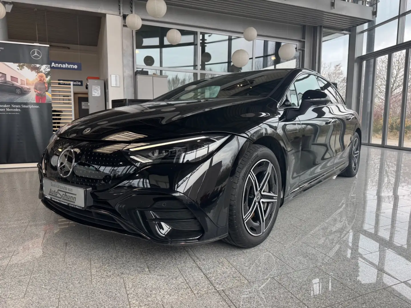 Mercedes-Benz EQE 350 + AMG+Pano+AIRMATIC+DIGITAL+360°Premium+ Schwarz - 1