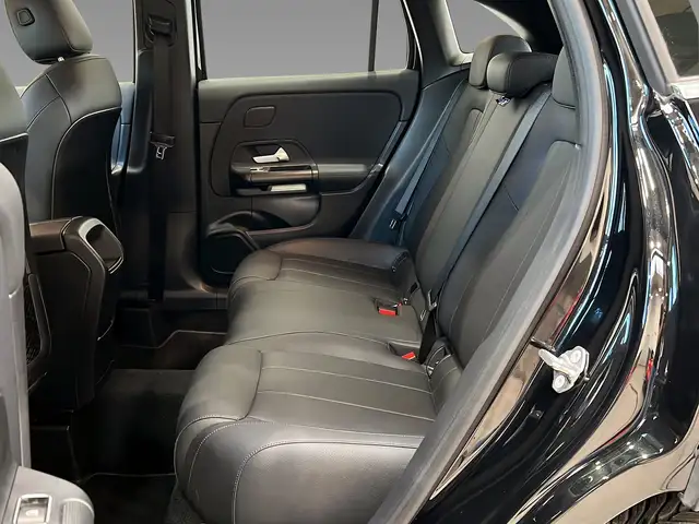 Mercedes-Benz Gla view 10