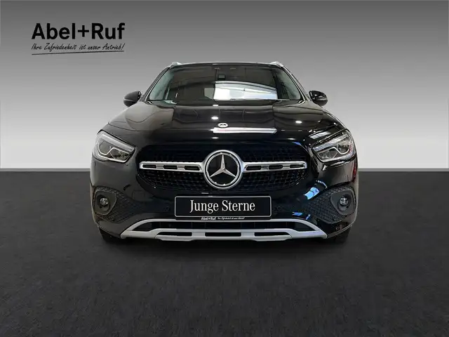 Mercedes-Benz Gla view 2