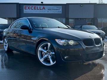 Convertible / low kilometer / 6 speed / White inte