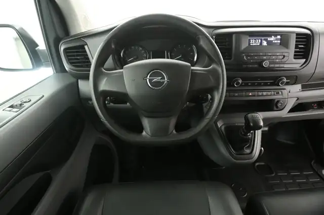 Opel Vivaro view 2