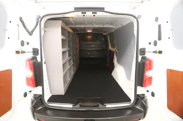 Opel Vivaro view 3