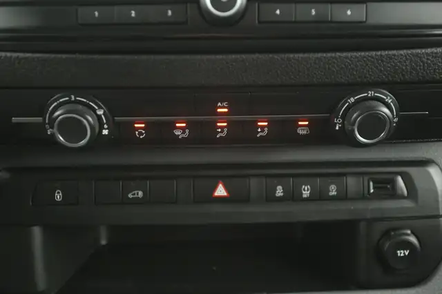 Opel Vivaro view 12