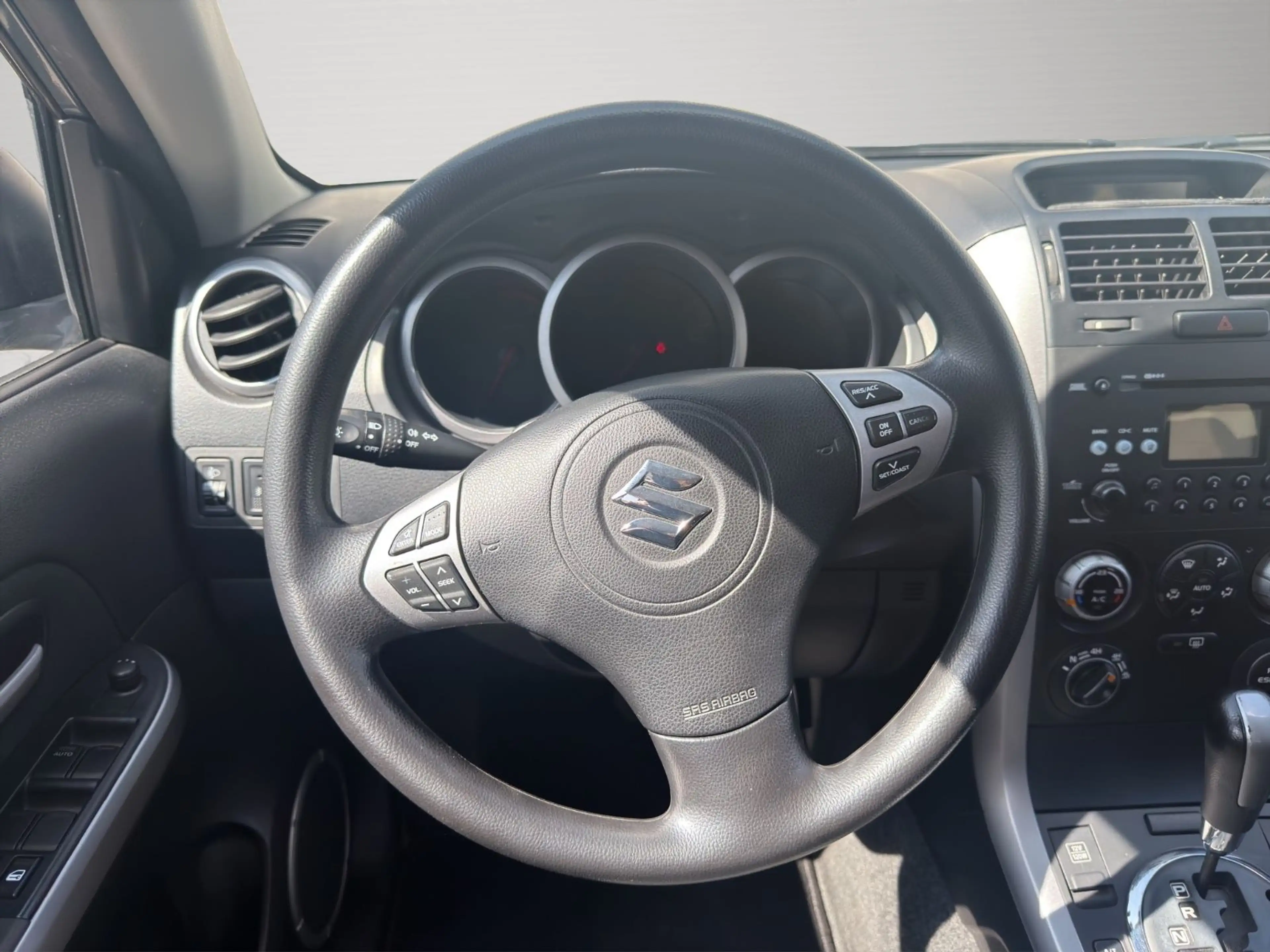 Suzuki Grand Vitara 2.0 Comfort 4X4 *AUTOMATIK*AHK*SHZ* — photo 11