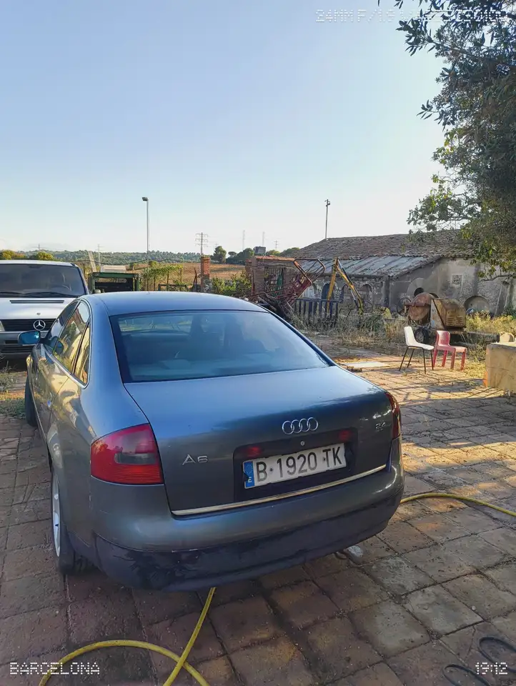 Audi A6 2.4, foto 2