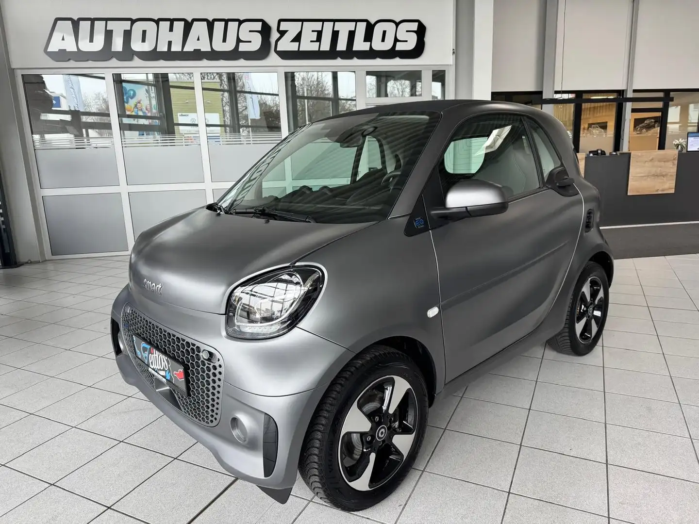 smart forTwo electric drive  EQ *Navi*SHZ*PDC*Allw.*BT Grau - 1