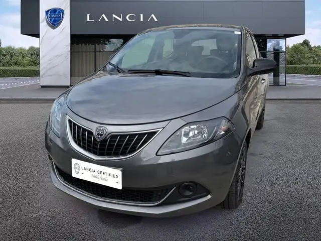 Lancia Ypsilon 1.0 FireFly 70cv Hybrid Platino