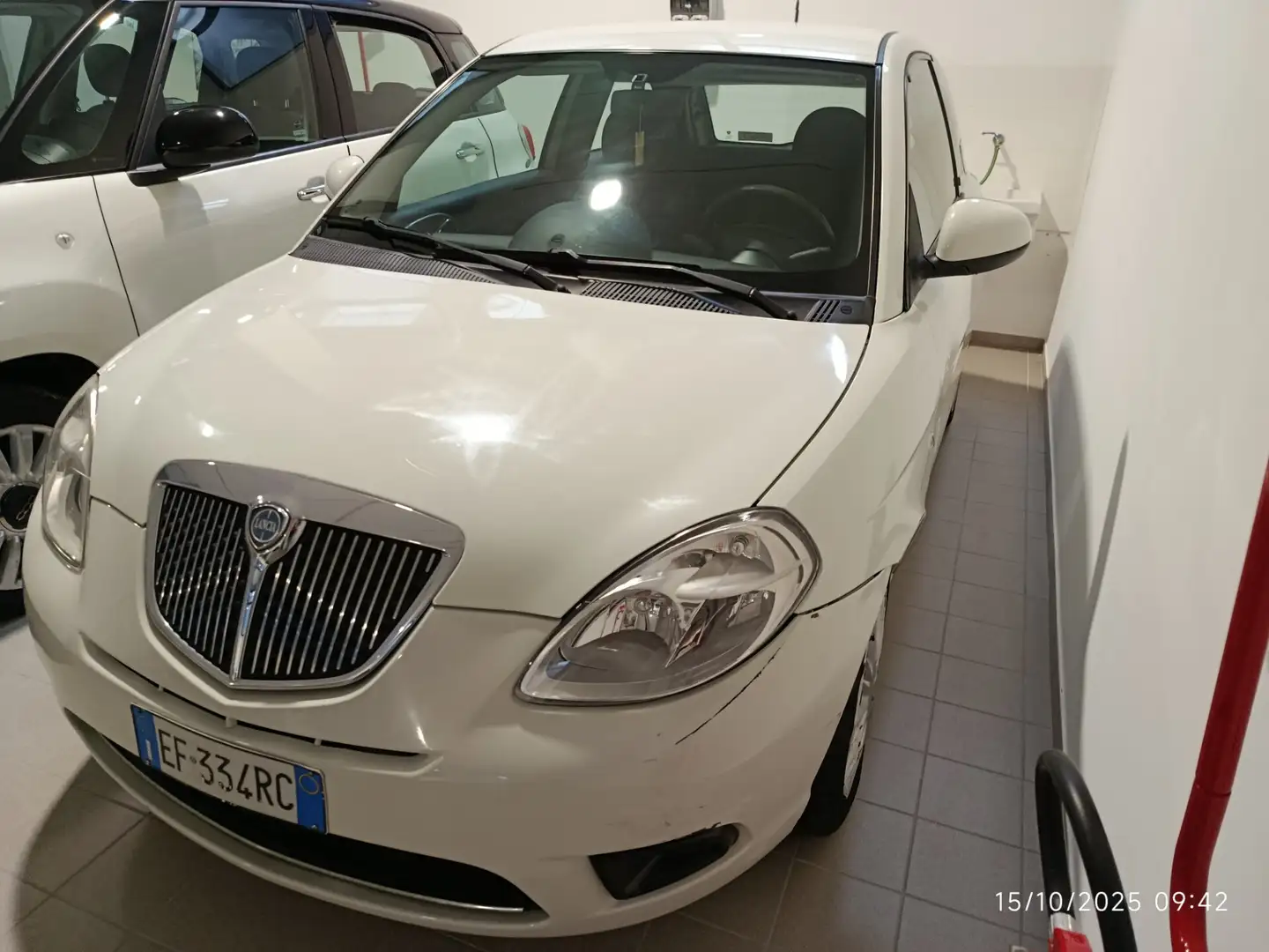 Lancia Ypsilon Ypsilon 1.3 MJT 75 CV Unyca Bianco - 2