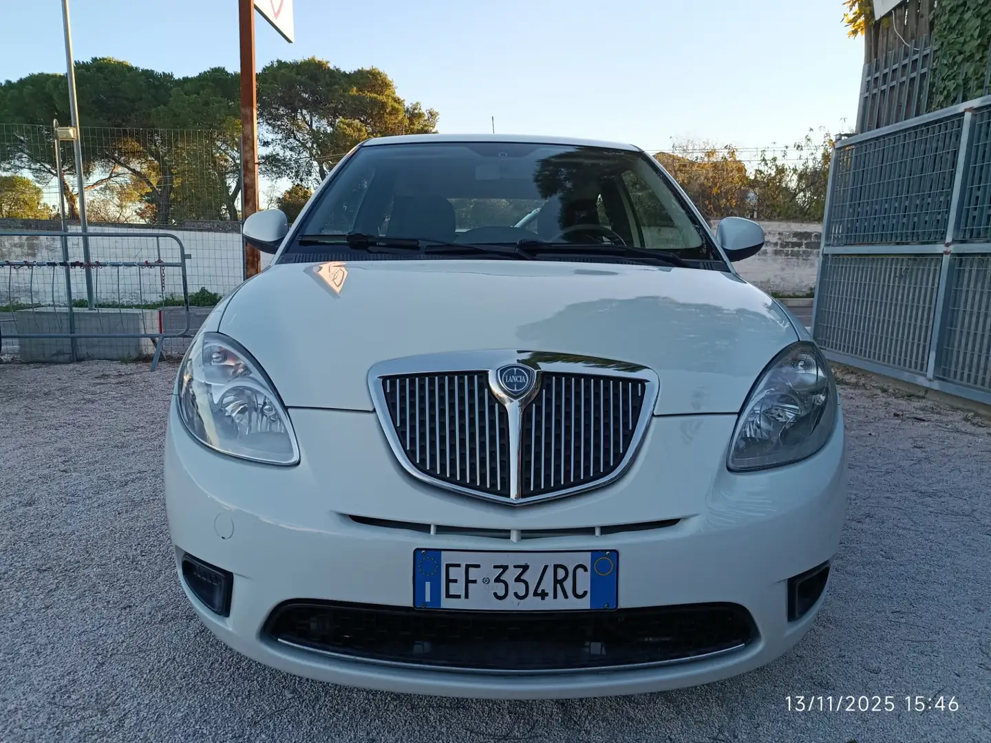 Lancia Ypsilon Ypsilon 1.3 MJT 75 CV Unyca Blanco - 2