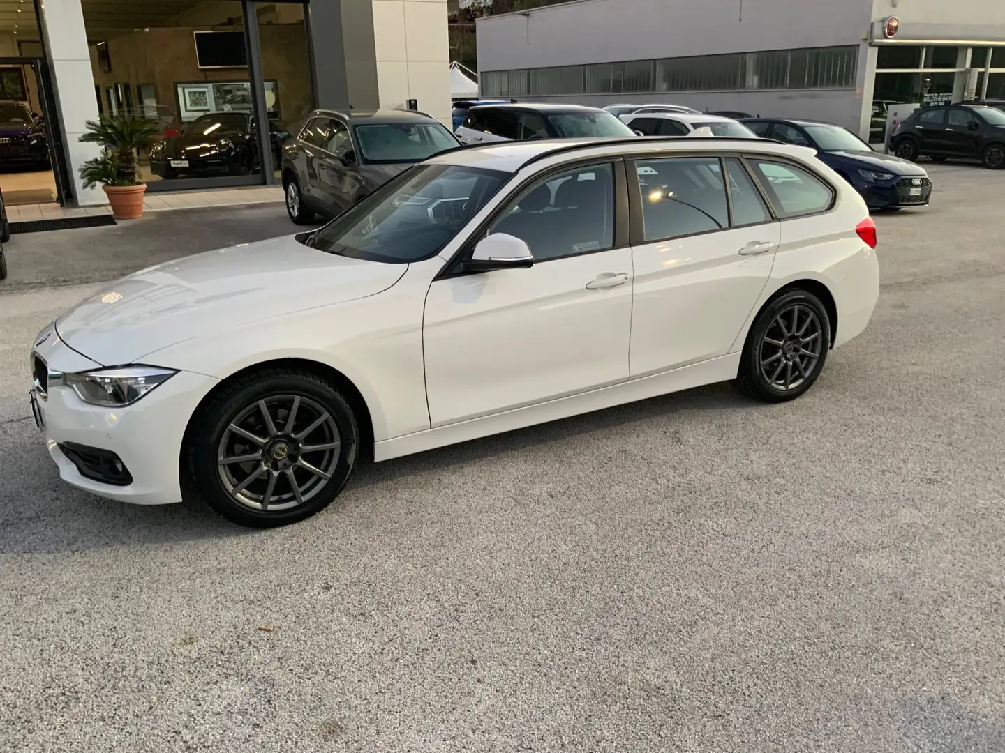 BMW 316 316d Touring Luxury AUT.LED.NAVI. Weiß - 1